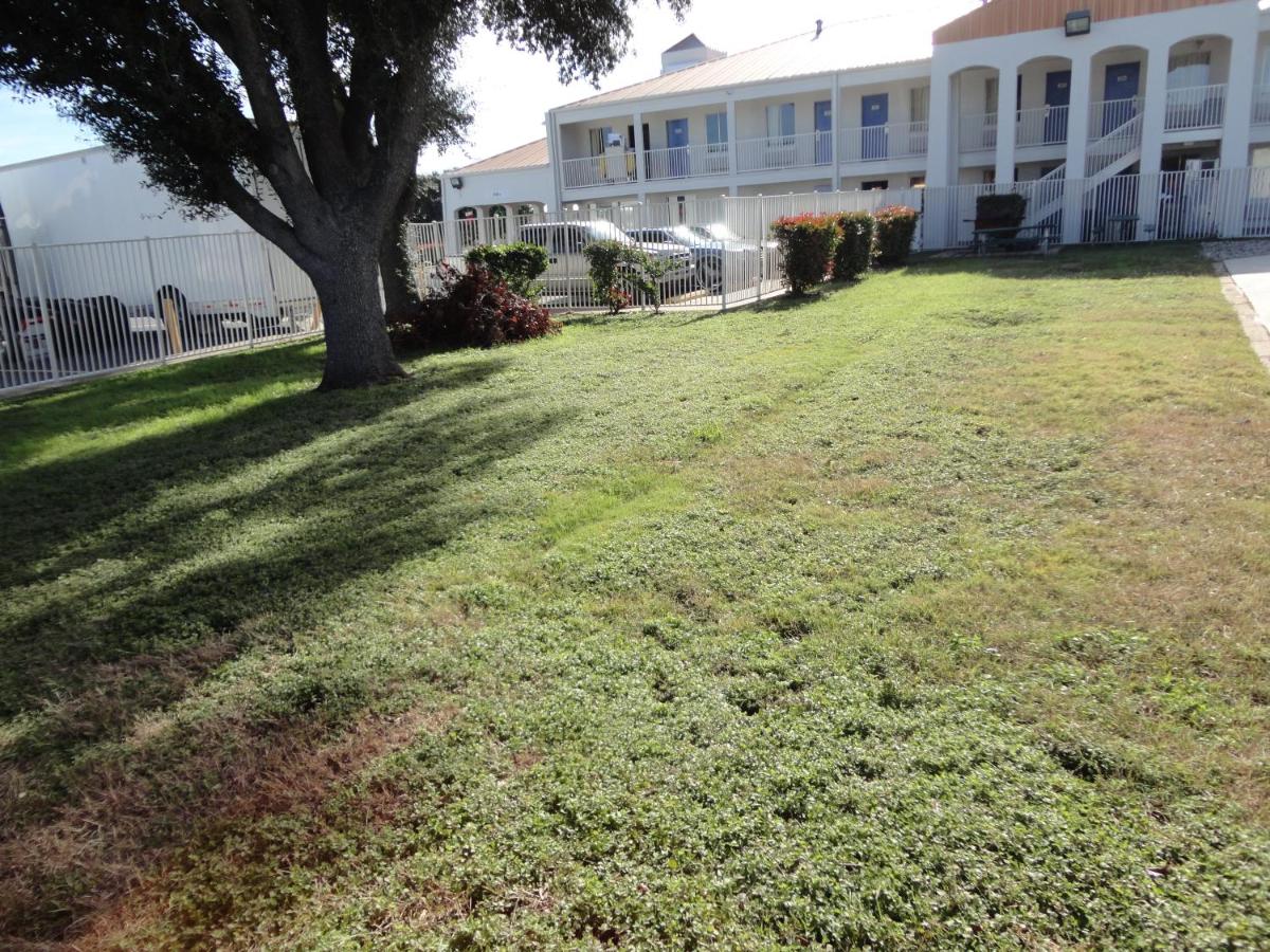 Popular attractions Area Nearby Property